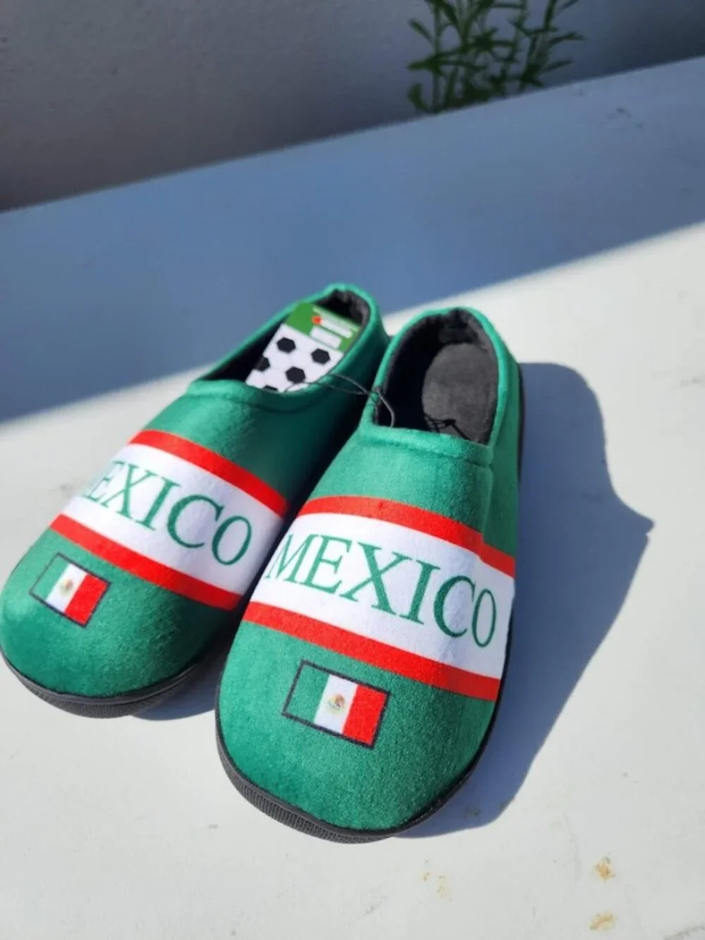 NEW Men's Size 9 / 10 Mexico Slippers Shoes House Sandals New with Tags  Makes a